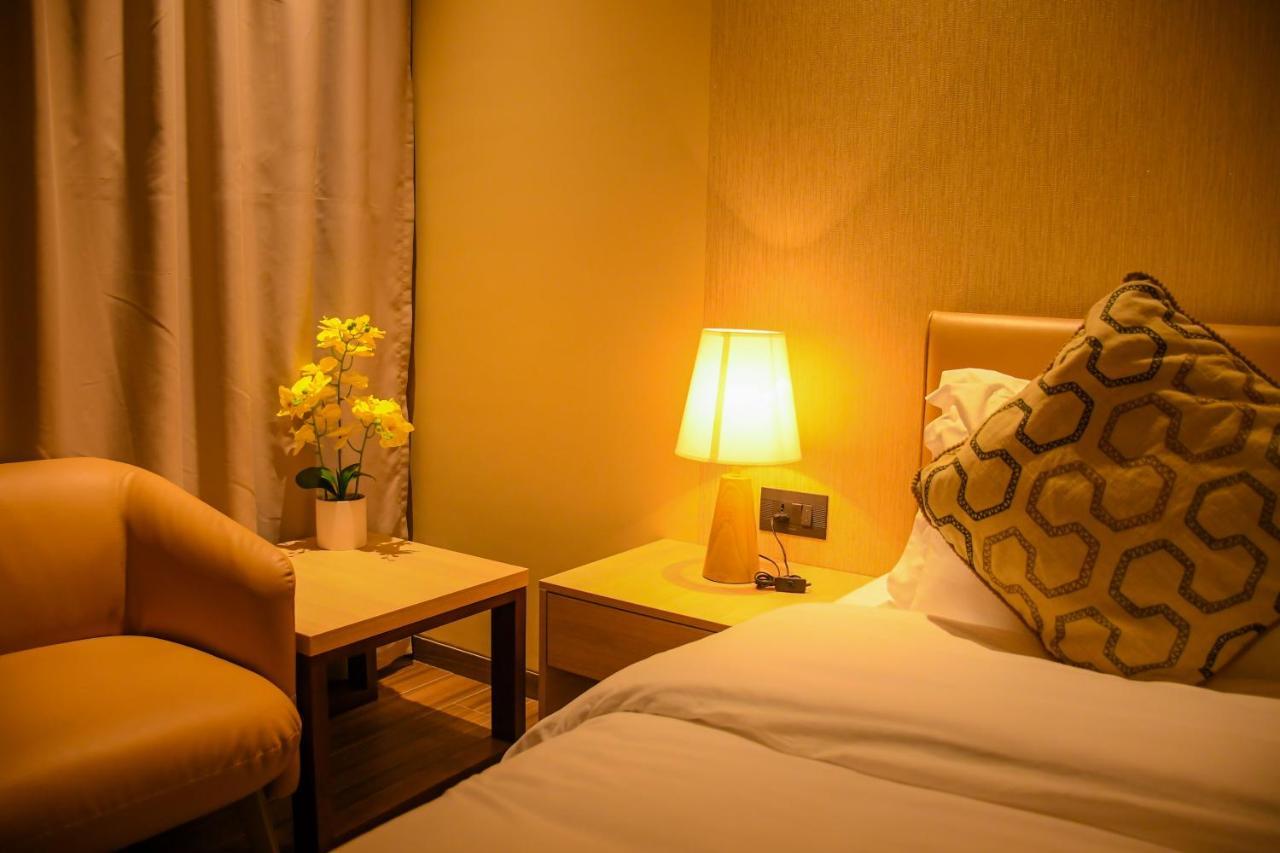 Aqua Inn Hotel คินชาซา ภายนอก รูปภาพ