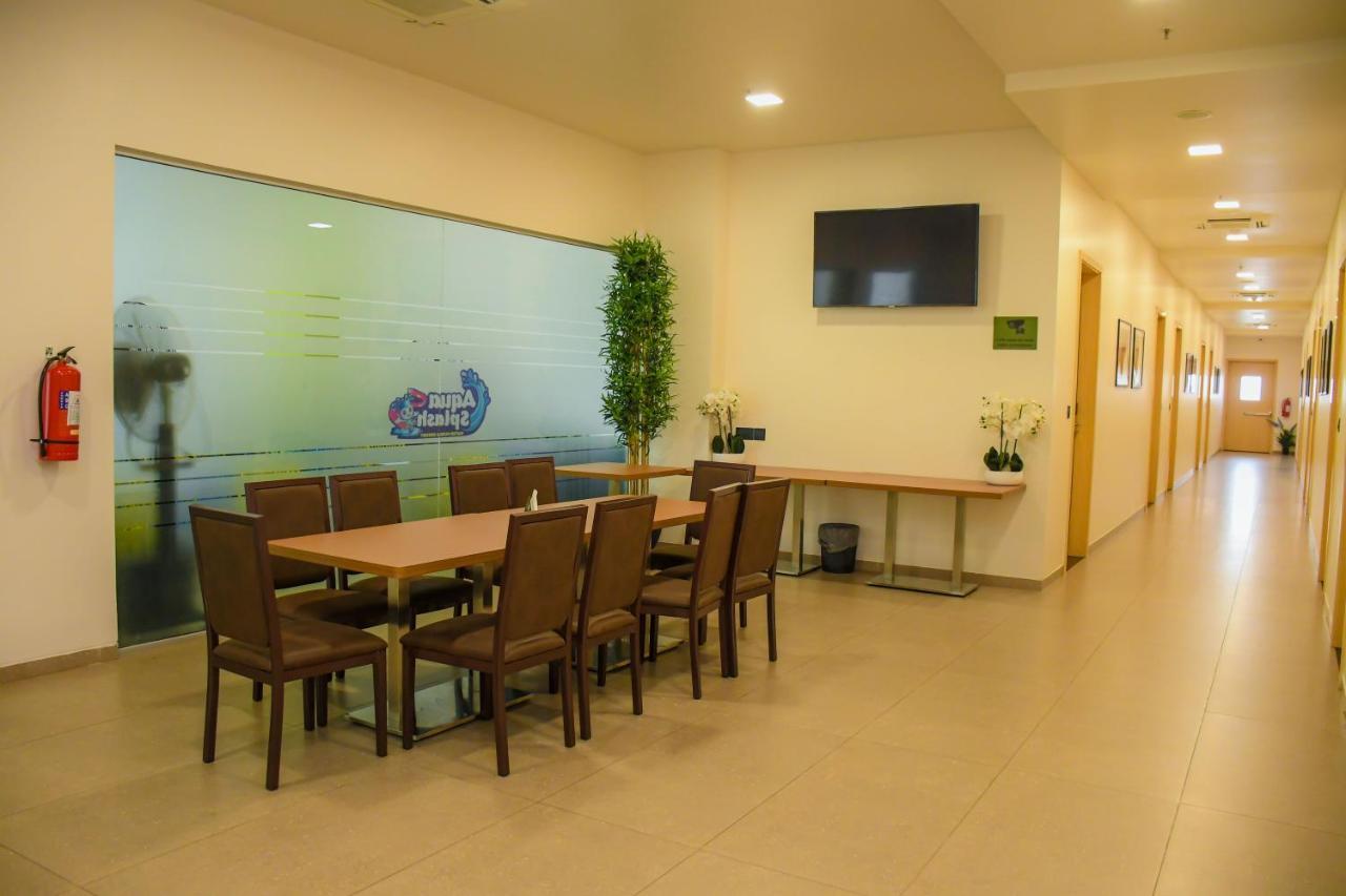 Aqua Inn Hotel คินชาซา ภายนอก รูปภาพ
